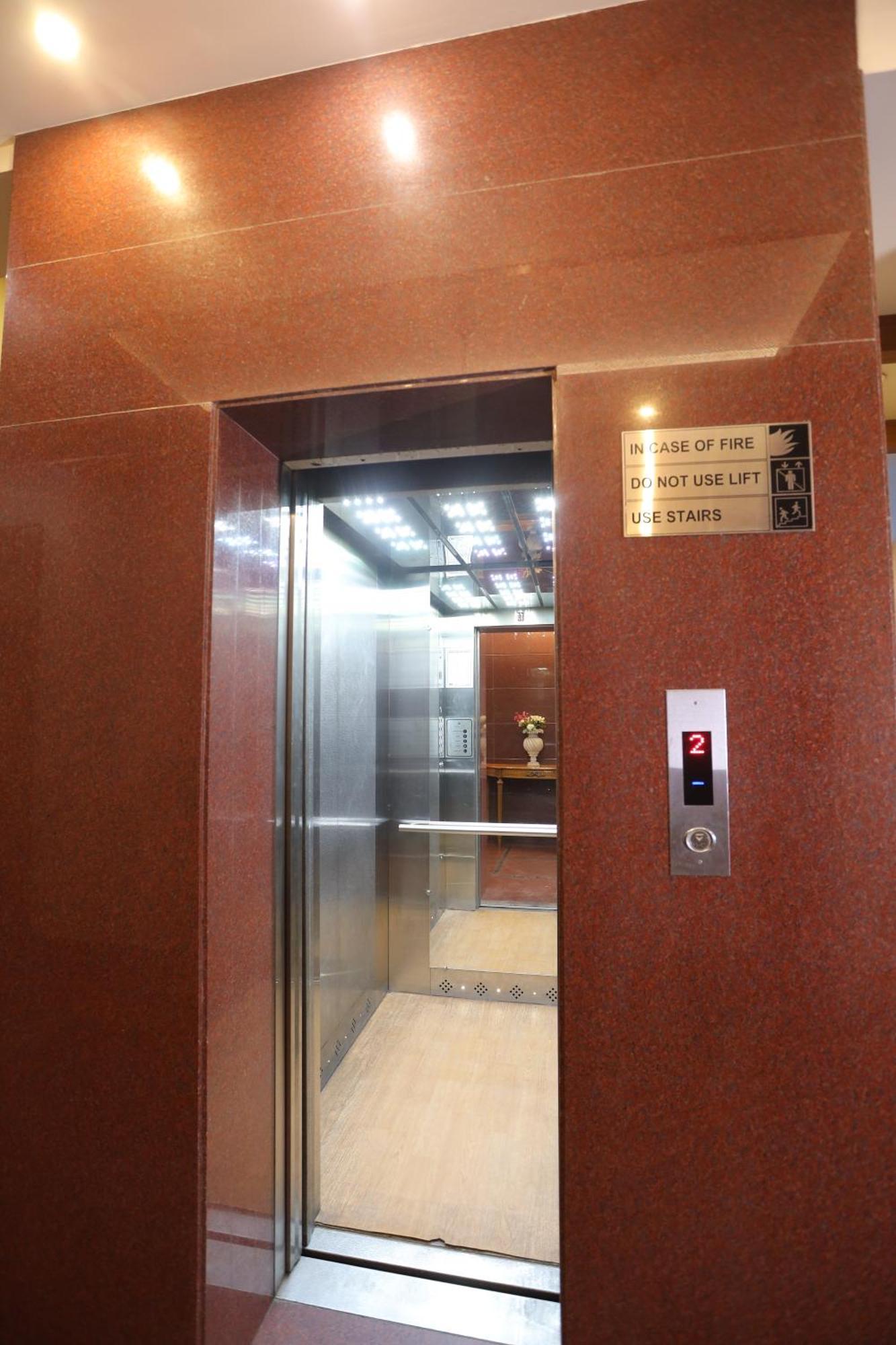Hotel Leela Grande Karnāl Kültér fotó